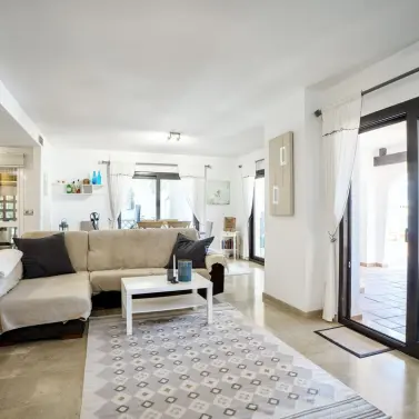 Продажа апартаментов на среднем этаже в Río Real