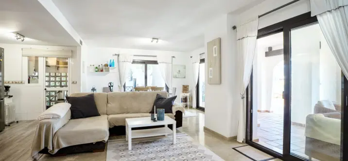 Продажа апартаментов на среднем этаже в Río Real 3