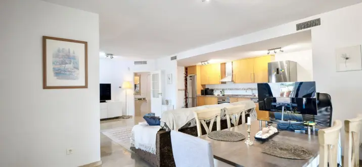 Продажа апартаментов на среднем этаже в Río Real 4