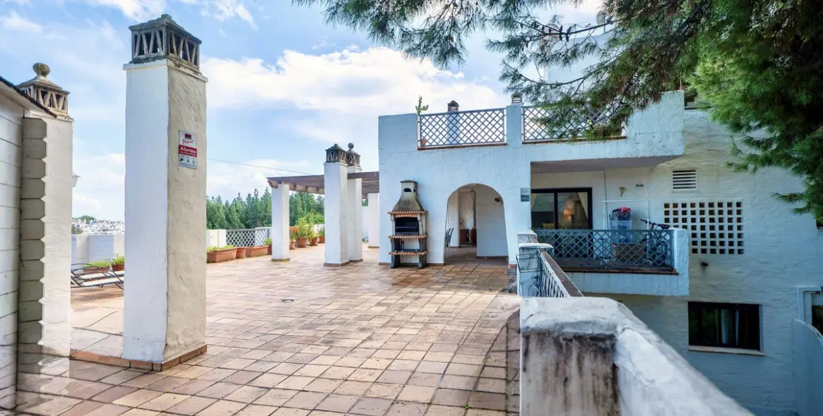 Sale of middle floor apartment in Río Real 15