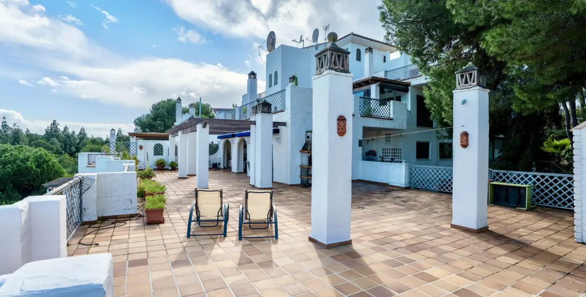 Sale of middle floor apartment in Río Real 17