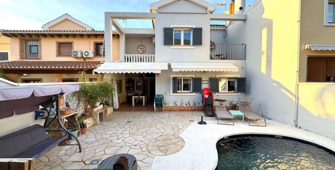 Продажа таунхауса в Puerto de la Torre 3