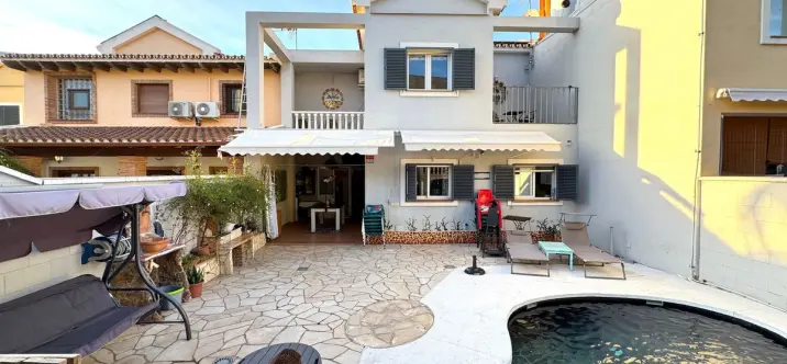 Продажа таунхауса в Puerto de la Torre 2