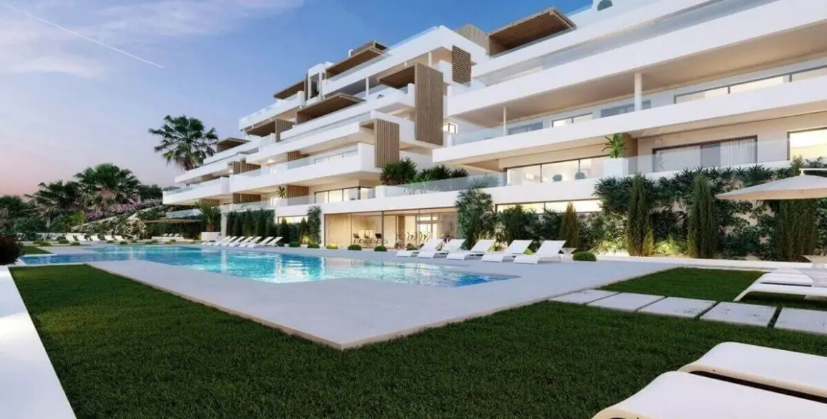 Sale of middle floor apartment in Estepona 11