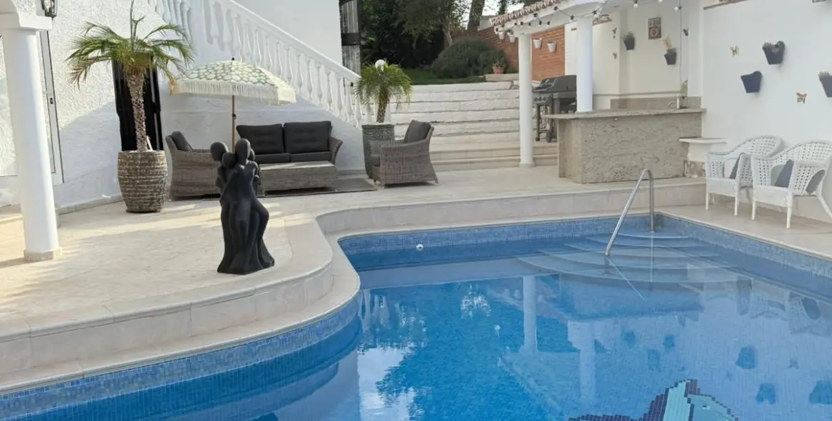 Sale of detached villa in La Capellania 4