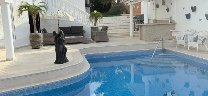 Sale of detached villa in La Capellania 3