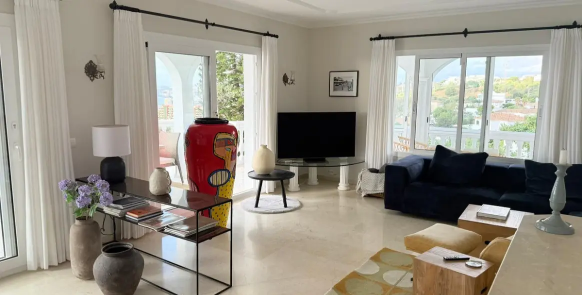 Sale of detached villa in La Capellania 8