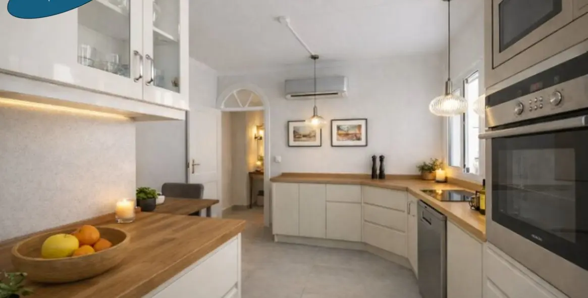 Sale of detached villa in La Capellania 13