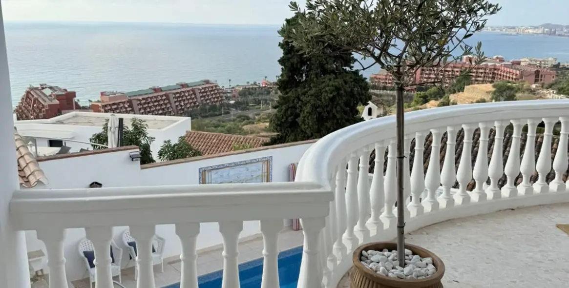 Sale of detached villa in La Capellania 16