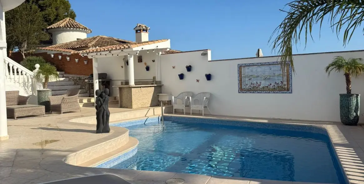 Sale of detached villa in La Capellania 19