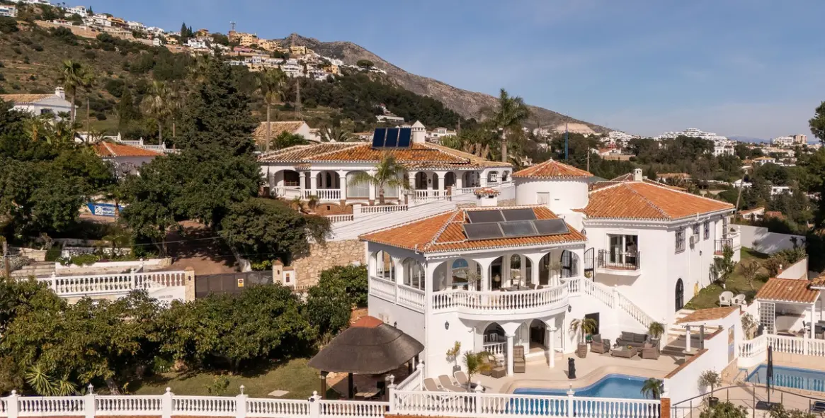 Продажа  отдельно стоящей виллы в La Capellania 2