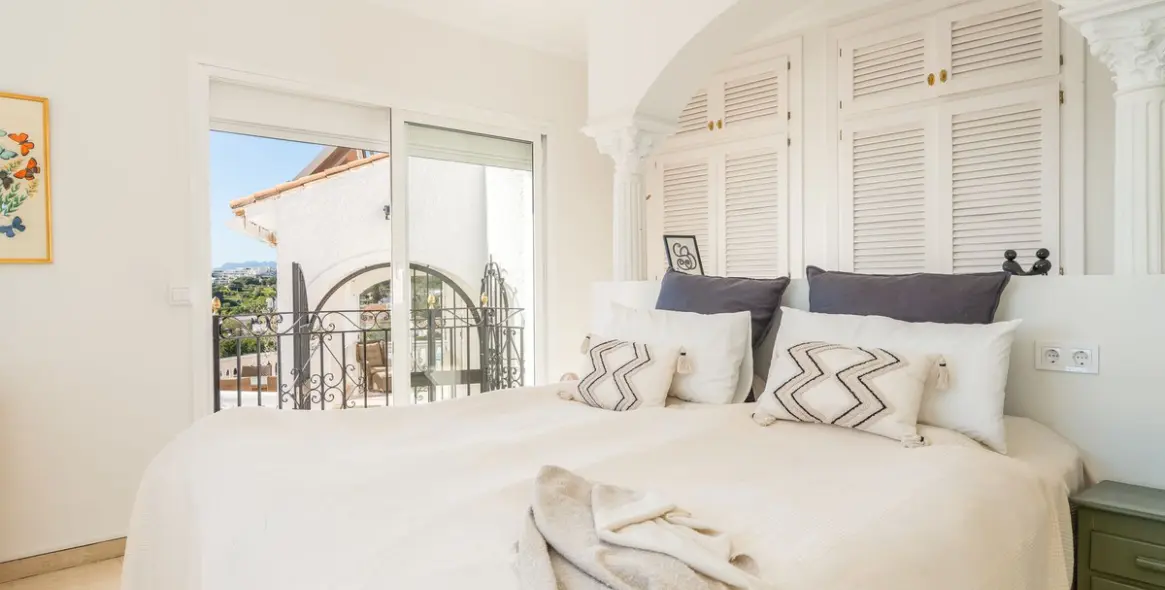 Продажа  отдельно стоящей виллы в La Capellania 15