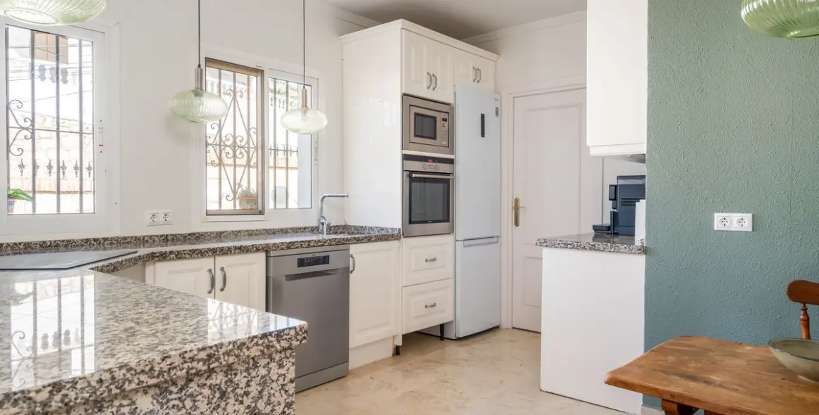 Продажа  отдельно стоящей виллы в La Capellania 23