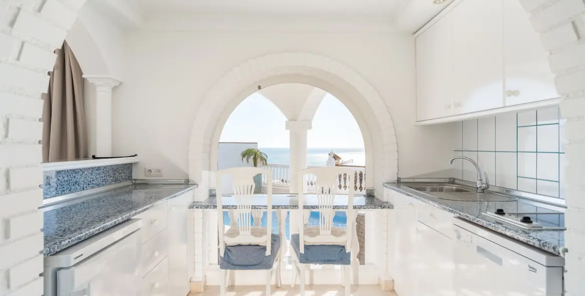 Продажа  отдельно стоящей виллы в La Capellania 32