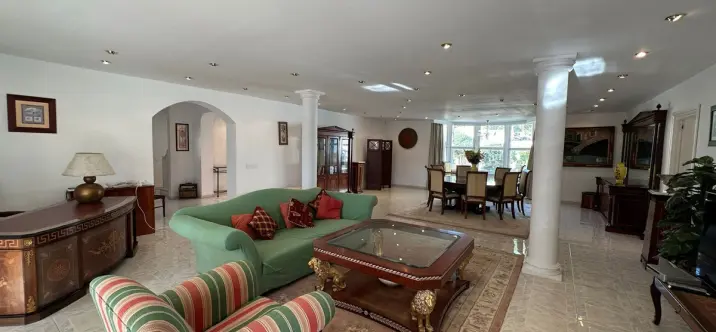 Продажа  отдельно стоящей виллы в Marbesa 2