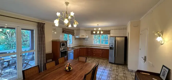 Продажа  отдельно стоящей виллы в Marbesa 4