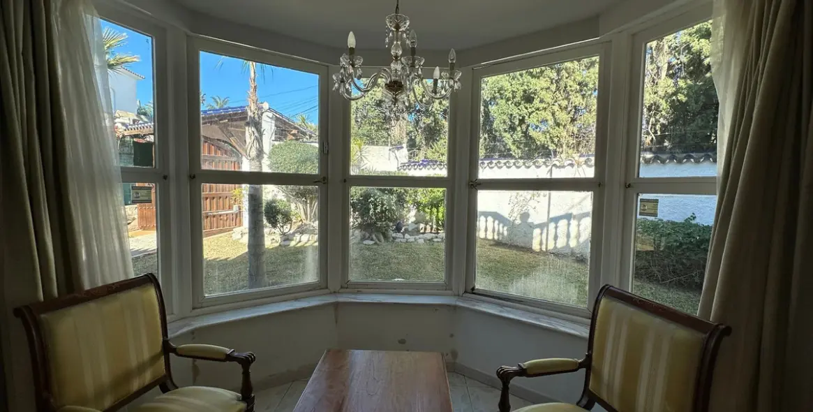 Продажа  отдельно стоящей виллы в Marbesa 18