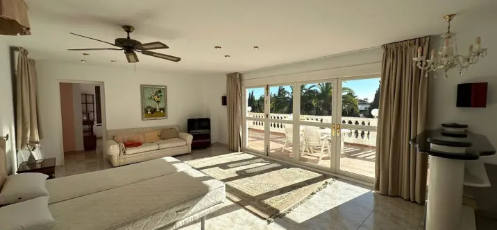 Sale of detached villa in Marbesa 2