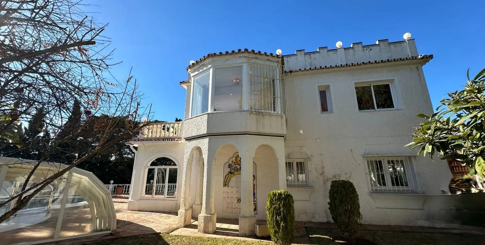 Sale of detached villa in Marbesa 1