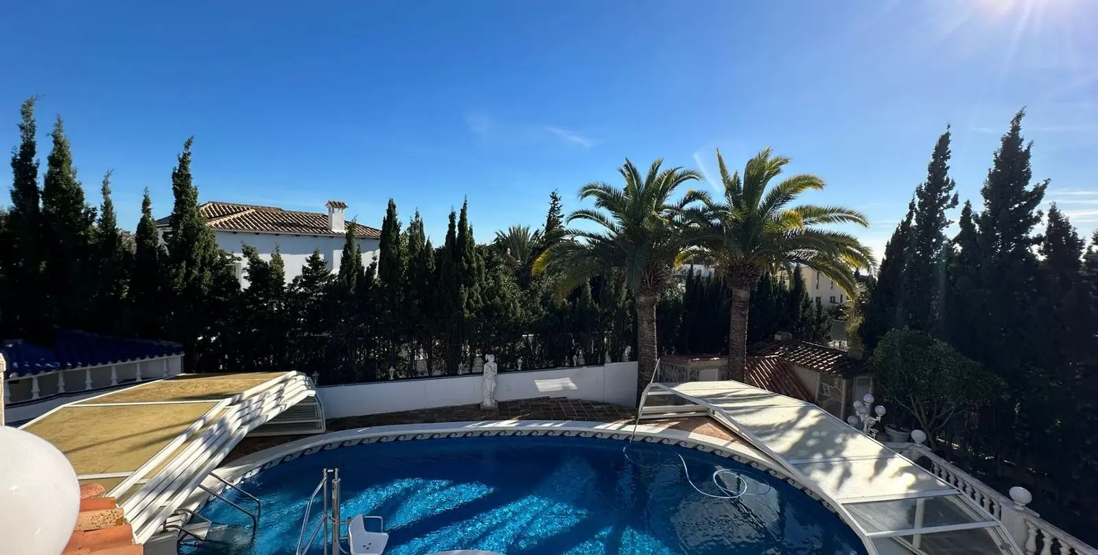 Sale of detached villa in Marbesa 2