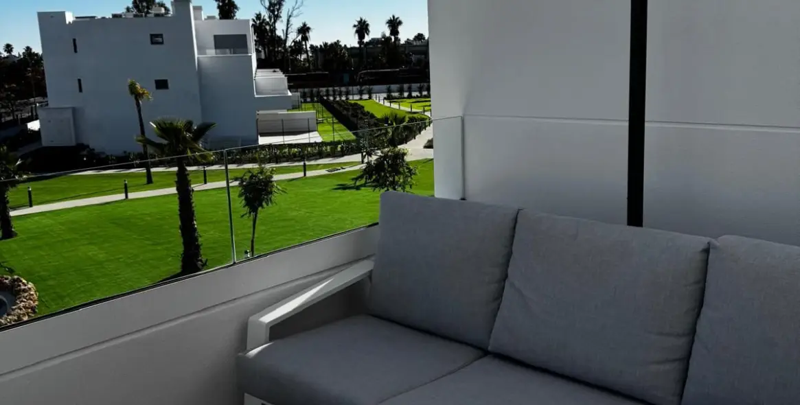 Short-term rent of middle floor apartment in Estepona 18