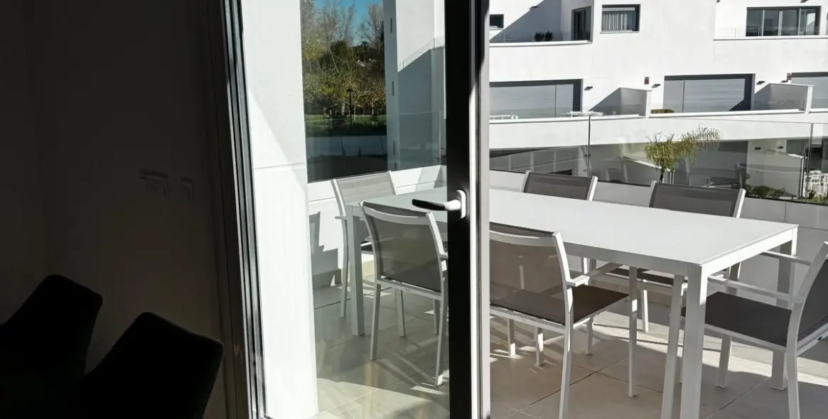 Short-term rent of middle floor apartment in Estepona 19