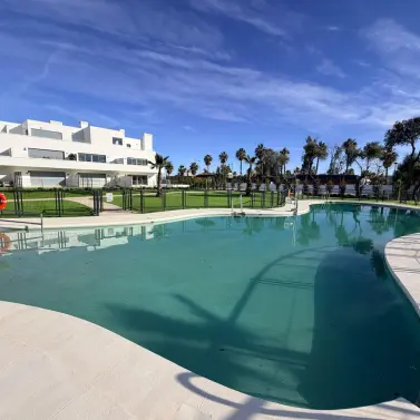 Долгосрочная аренда апартаментов на среднем этаже в Estepona