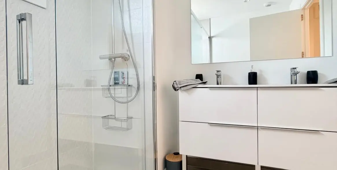 Краткосрочная аренда апартаментов на среднем этаже в Estepona 6