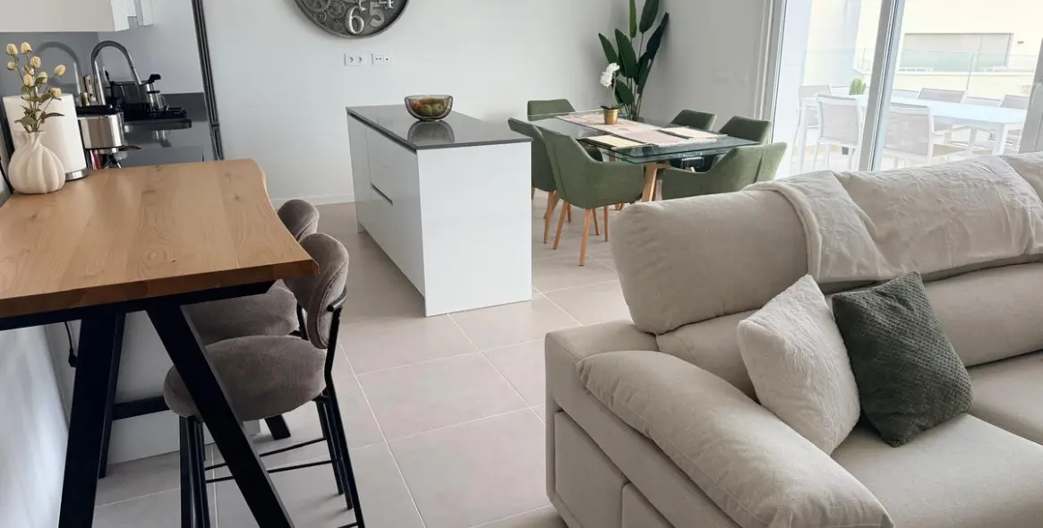 Краткосрочная аренда апартаментов на среднем этаже в Estepona 12