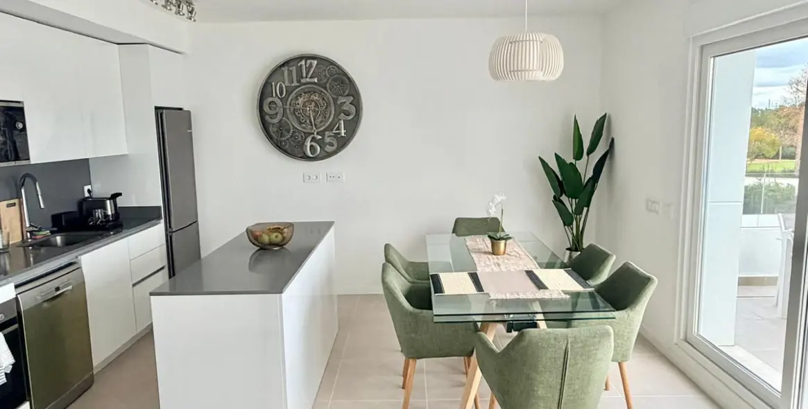 Краткосрочная аренда апартаментов на среднем этаже в Estepona 16