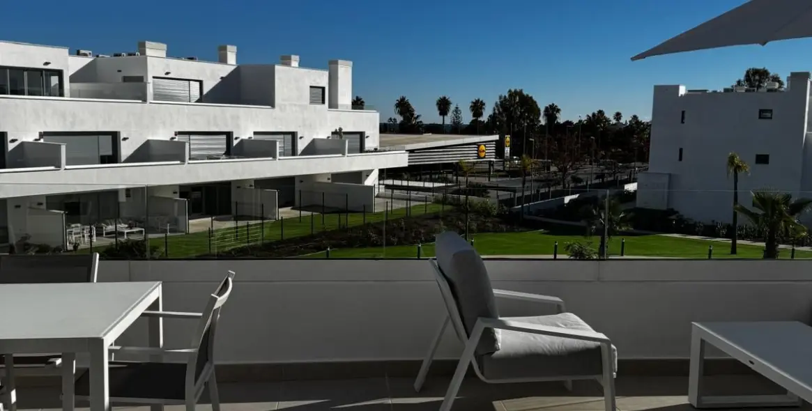 Краткосрочная аренда апартаментов на среднем этаже в Estepona 21