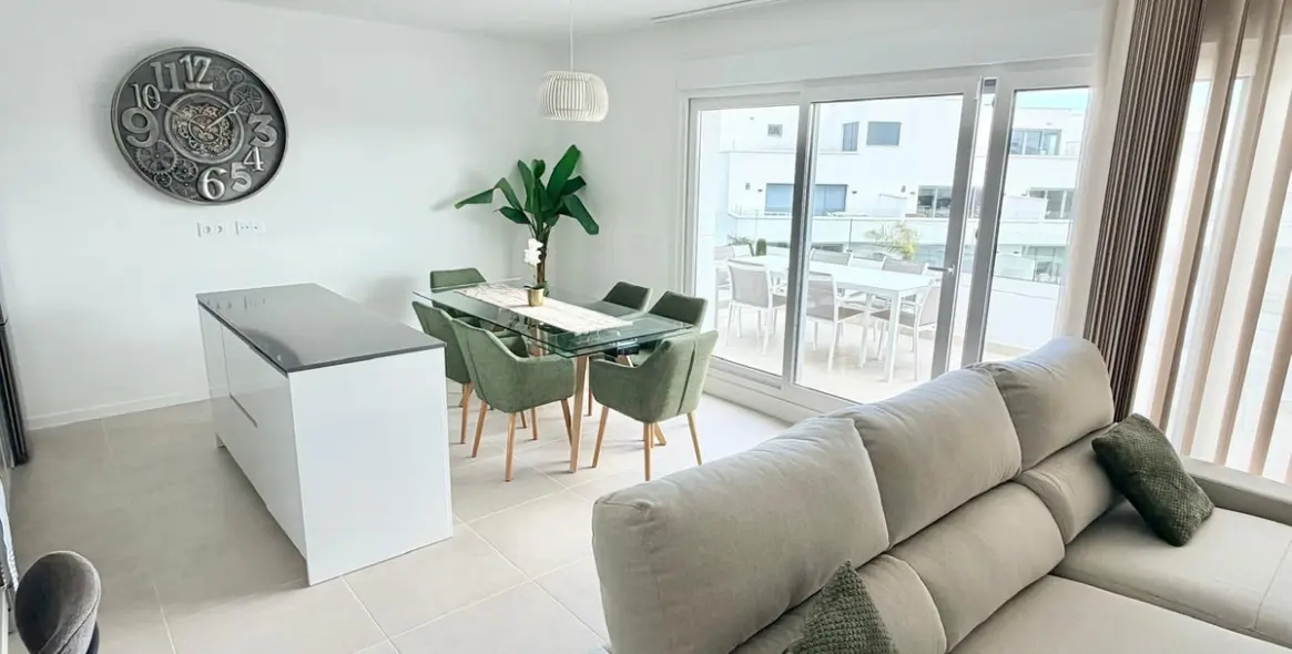 Краткосрочная аренда апартаментов на среднем этаже в Estepona 22