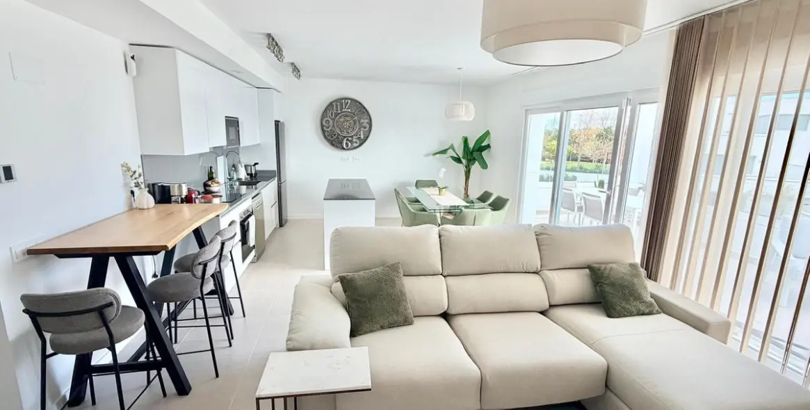 Краткосрочная аренда апартаментов на среднем этаже в Estepona 26