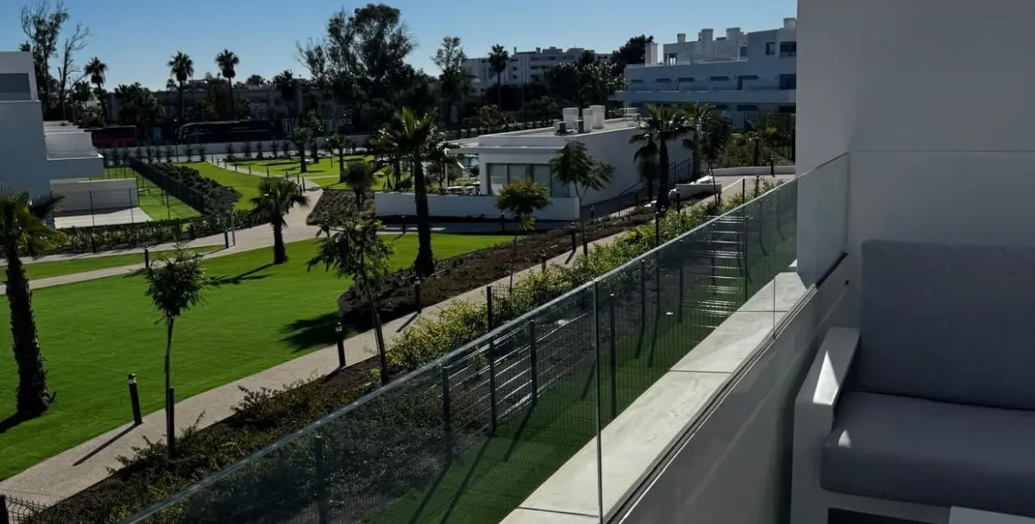 Краткосрочная аренда апартаментов на среднем этаже в Estepona 34