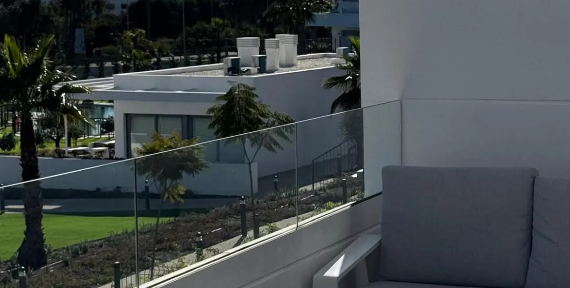 Краткосрочная аренда апартаментов на среднем этаже в Estepona 37