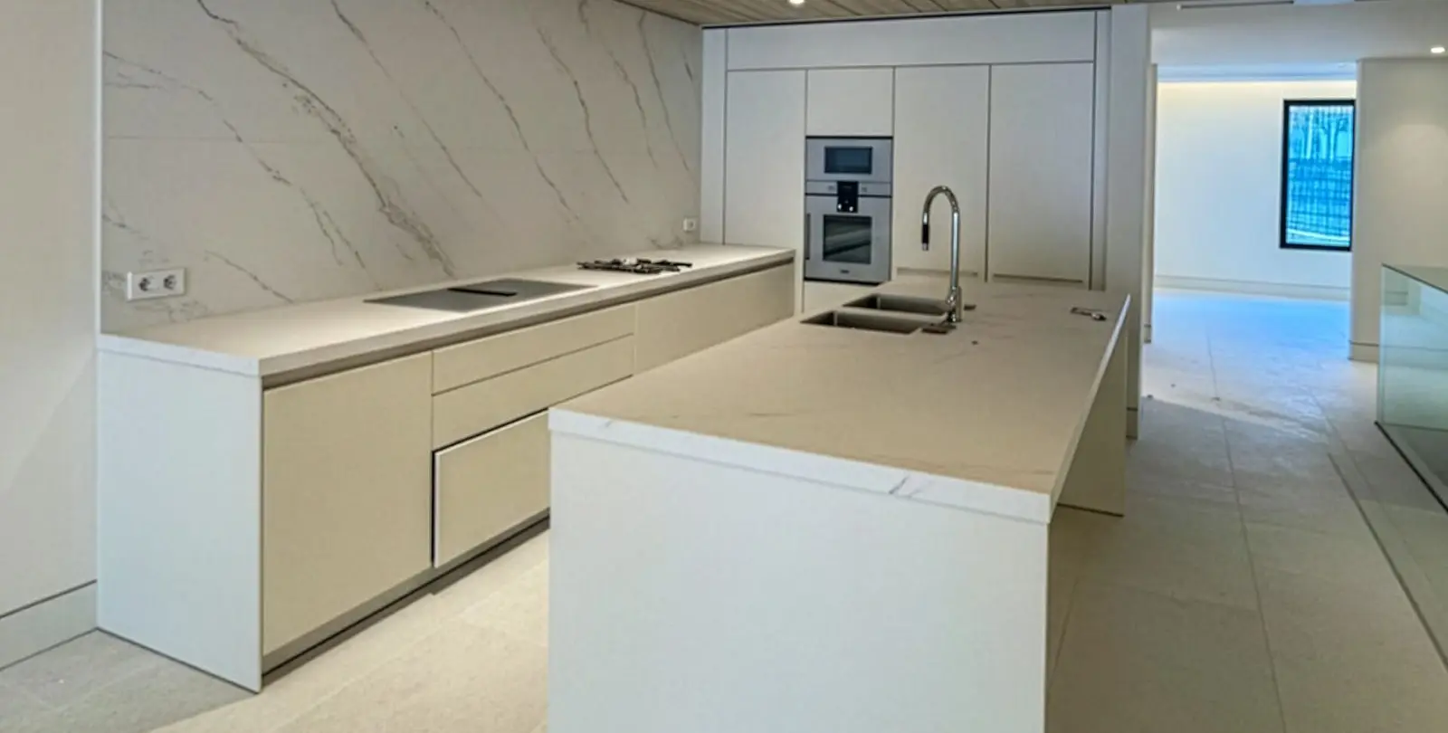 Sale of ground floor apartment in The Golden Mile 3