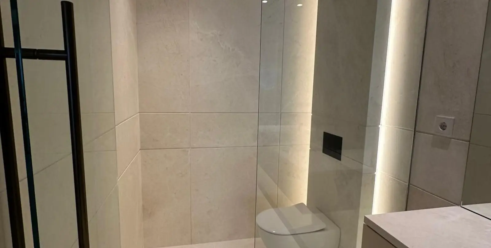 Sale of ground floor apartment in The Golden Mile 12