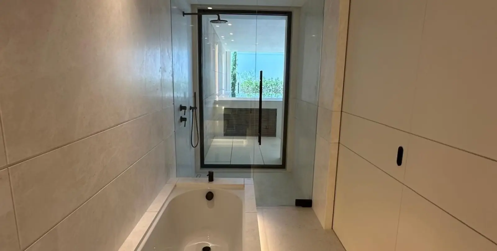 Sale of ground floor apartment in The Golden Mile 15