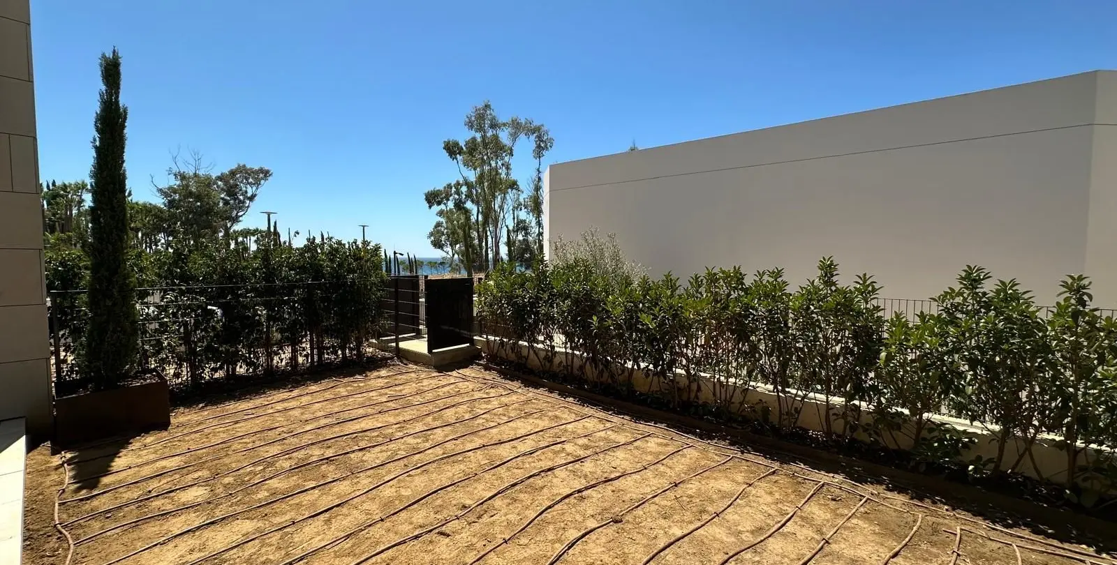 Sale of ground floor apartment in The Golden Mile 24