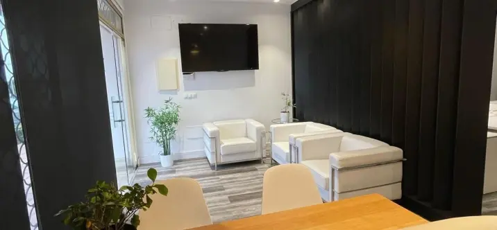 Long-term rent of office in Cancelada 4