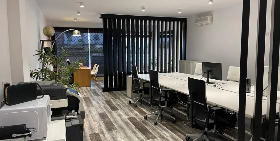 Alquiler a largo plazo de oficina en Cancelada 9