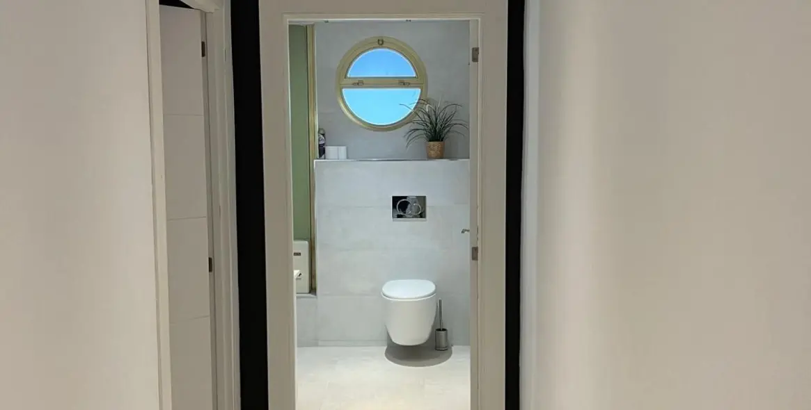 Alquiler a largo plazo de oficina en Cancelada 16