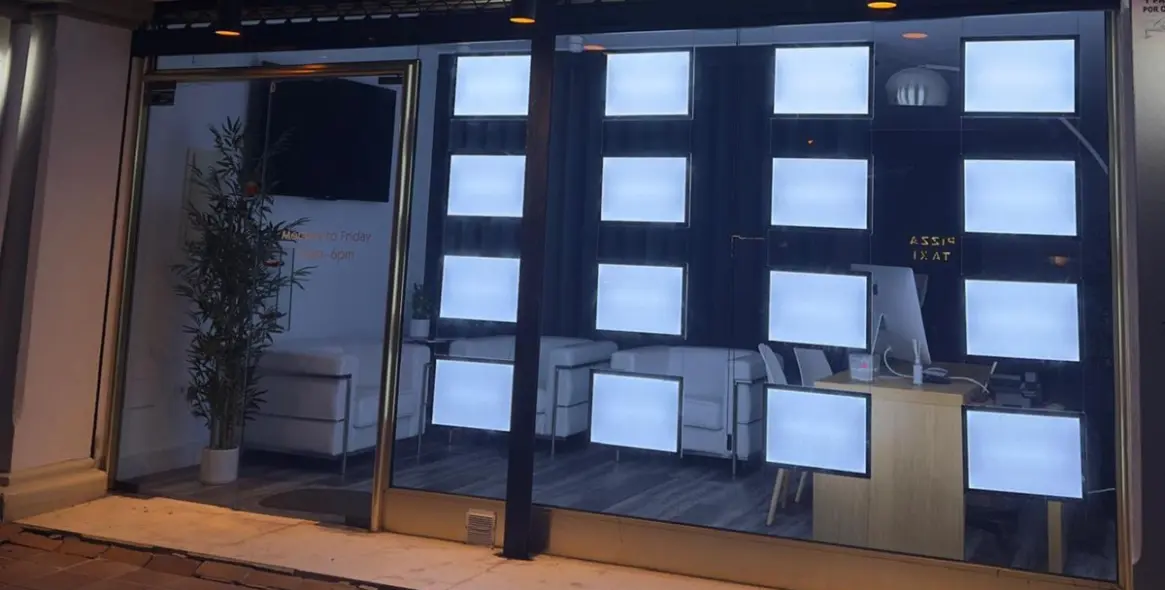 Alquiler a largo plazo de oficina en Cancelada 17