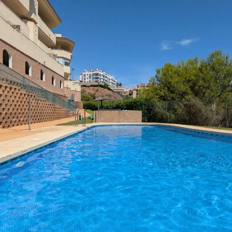 Sale of penthouse in Calahonda