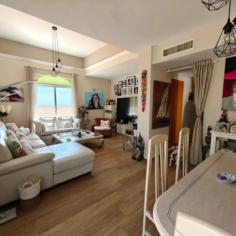 Sale of penthouse in Calahonda