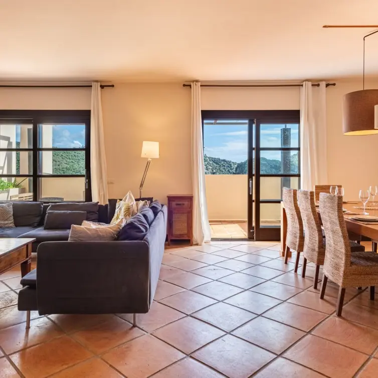 Sale of townhouse in Benahavís