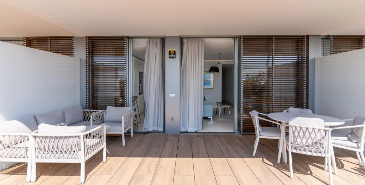 Venta de apartamento en planta baja en Estepona 4