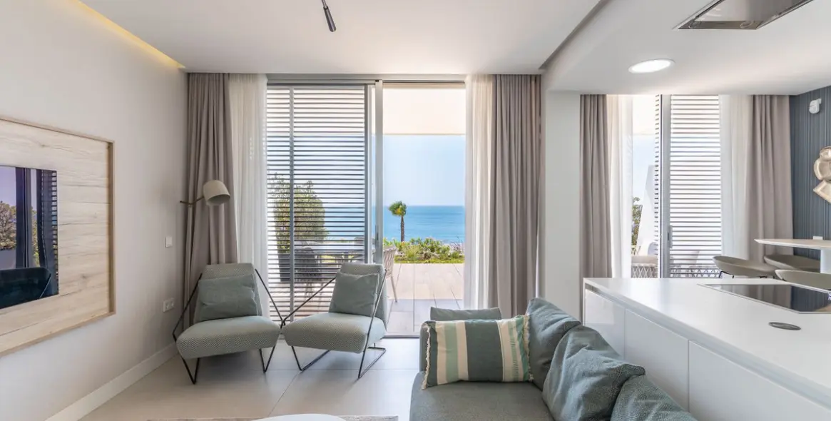 Venta de apartamento en planta baja en Estepona 10