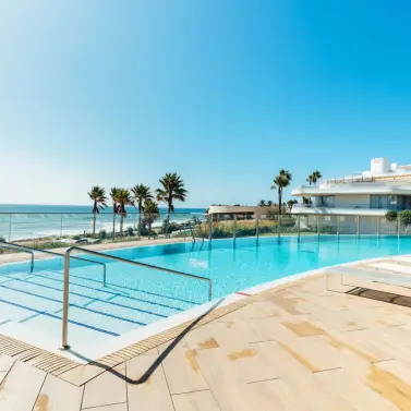 Sale of ground floor apartment in Estepona