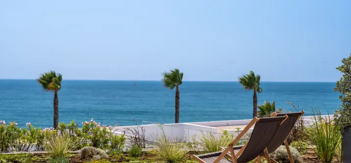 Sale of ground floor apartment in Estepona 1